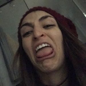 Meet your Posher, Dina